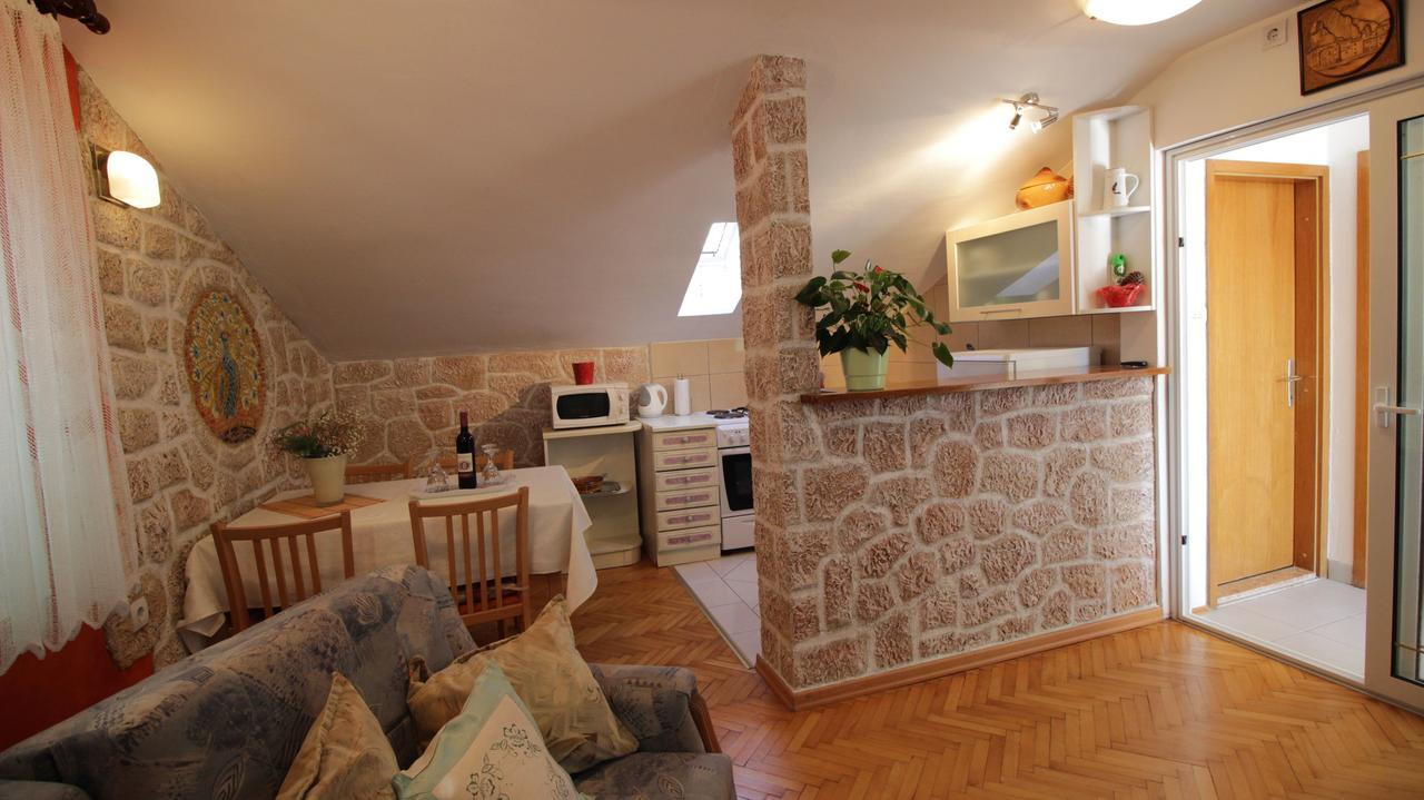 Apartment Ivanka Omiš Chambre photo